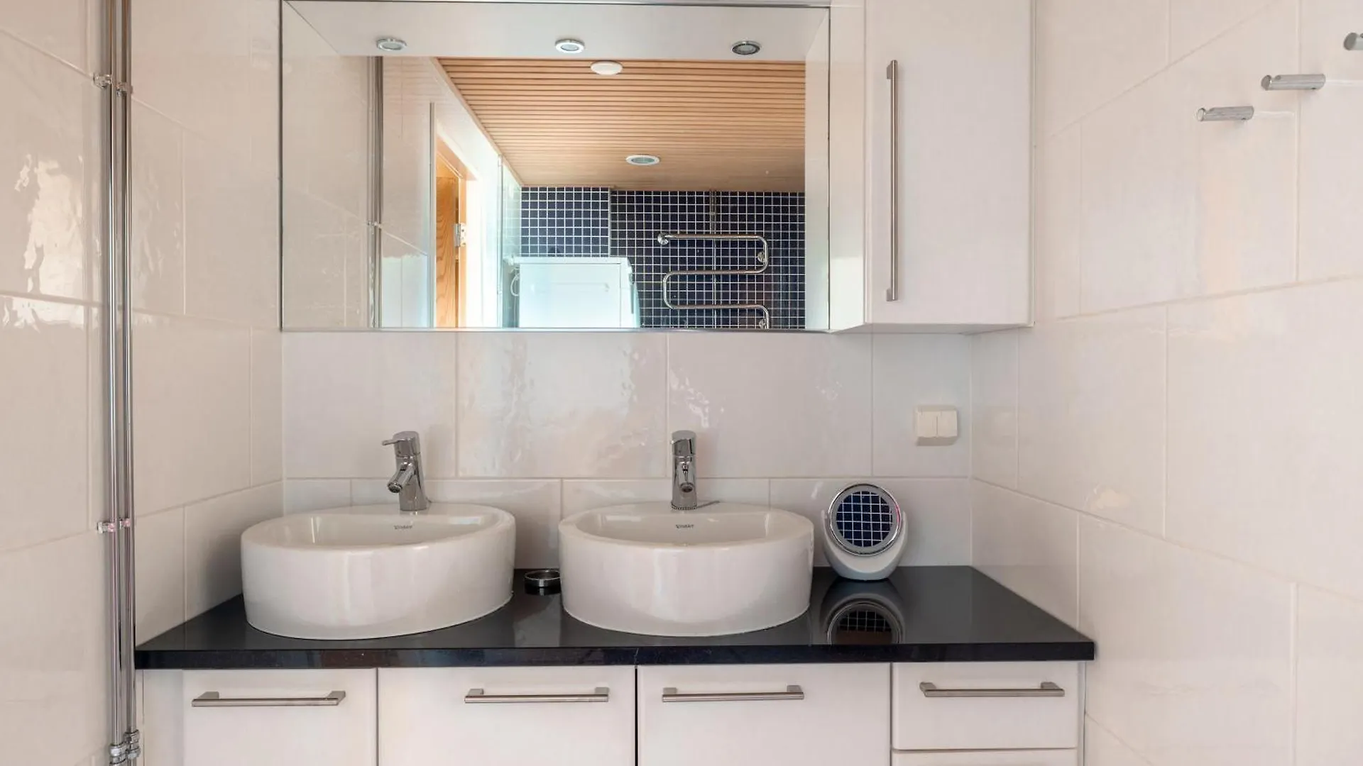 2Ndhomes Luxury 2Br Apartment With Rooftop Terrace & Sauna In Kamppi Center Helsinki 0*,