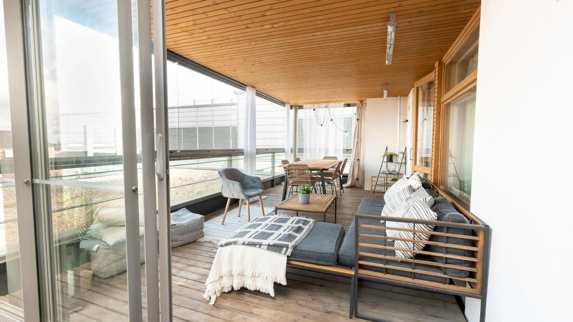 2Ndhomes Luxury 2Br Apartment With Rooftop Terrace & Sauna In Kamppi Center Helsinki 0*,  Finland